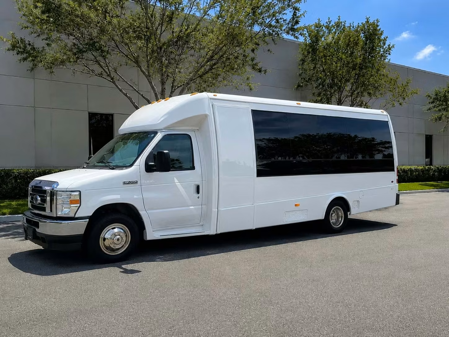monrovia 15 passenger minibus rental