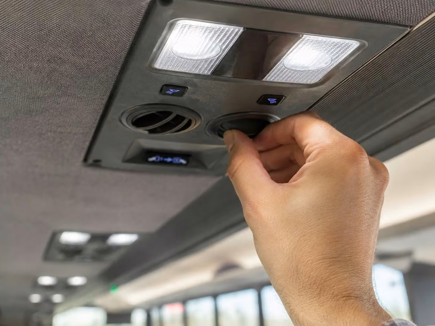 monrovia 18 passenger minibus climate control