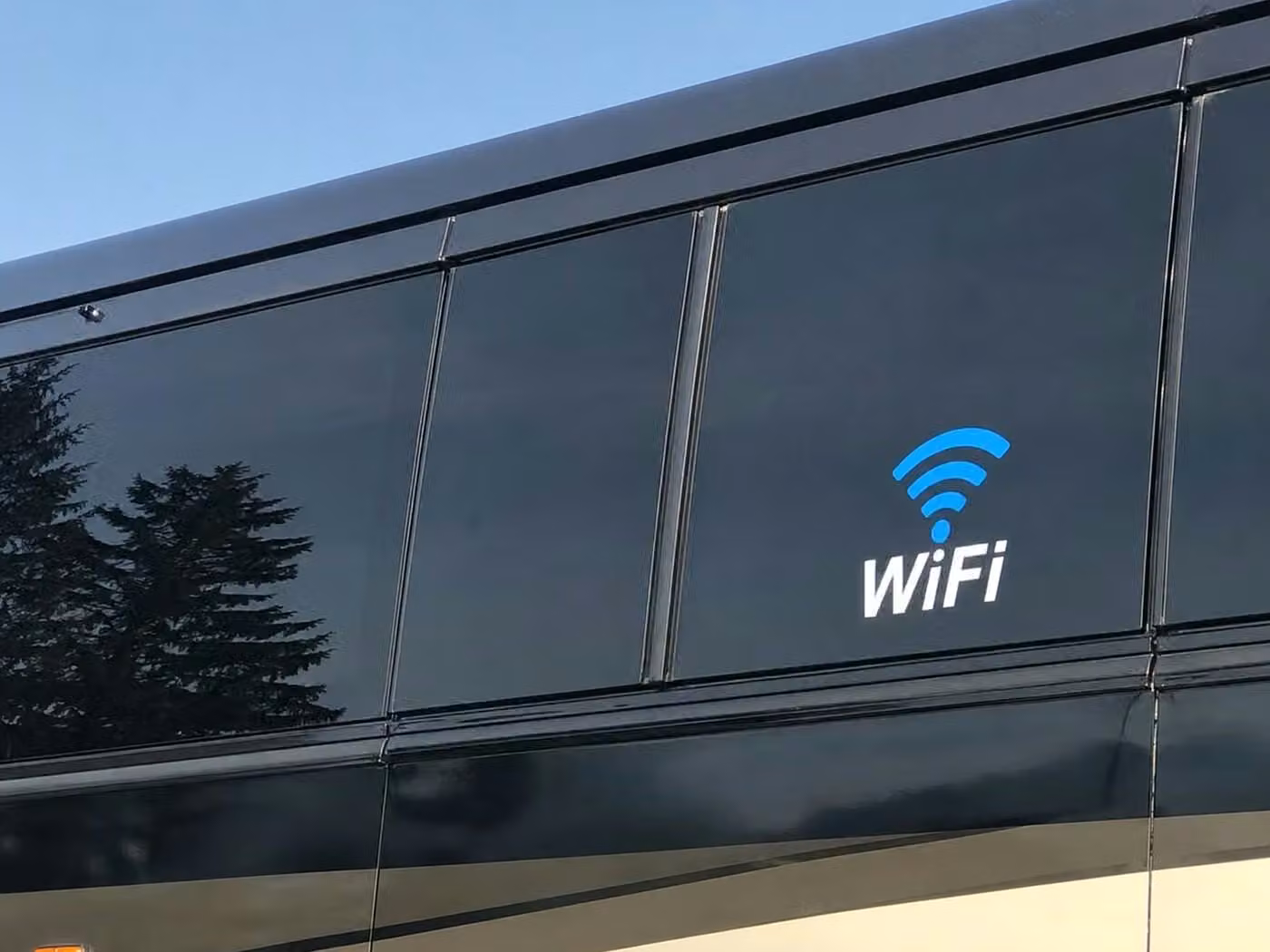 monrovia 20 passenger minibus wifi
