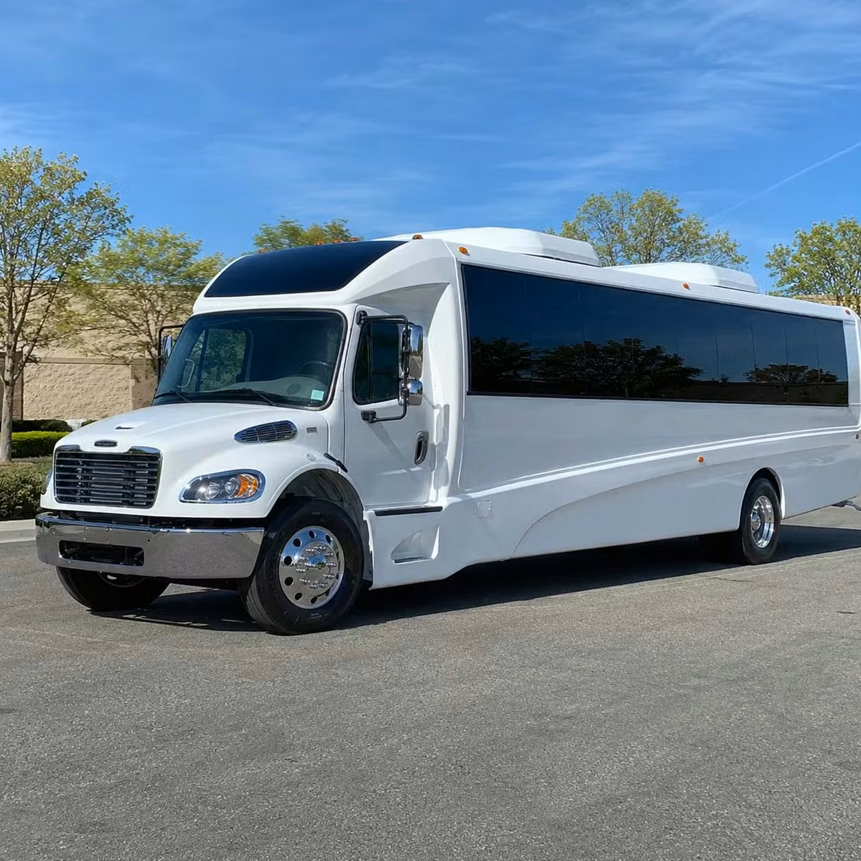 monrovia 28 passenger minibus rental