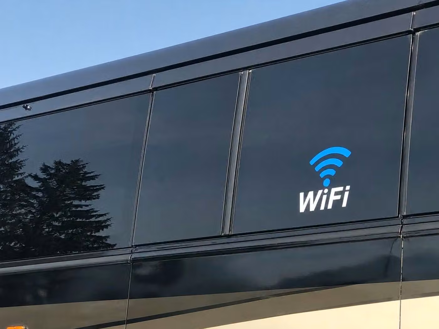 monrovia 30 passenger minibus wifi
