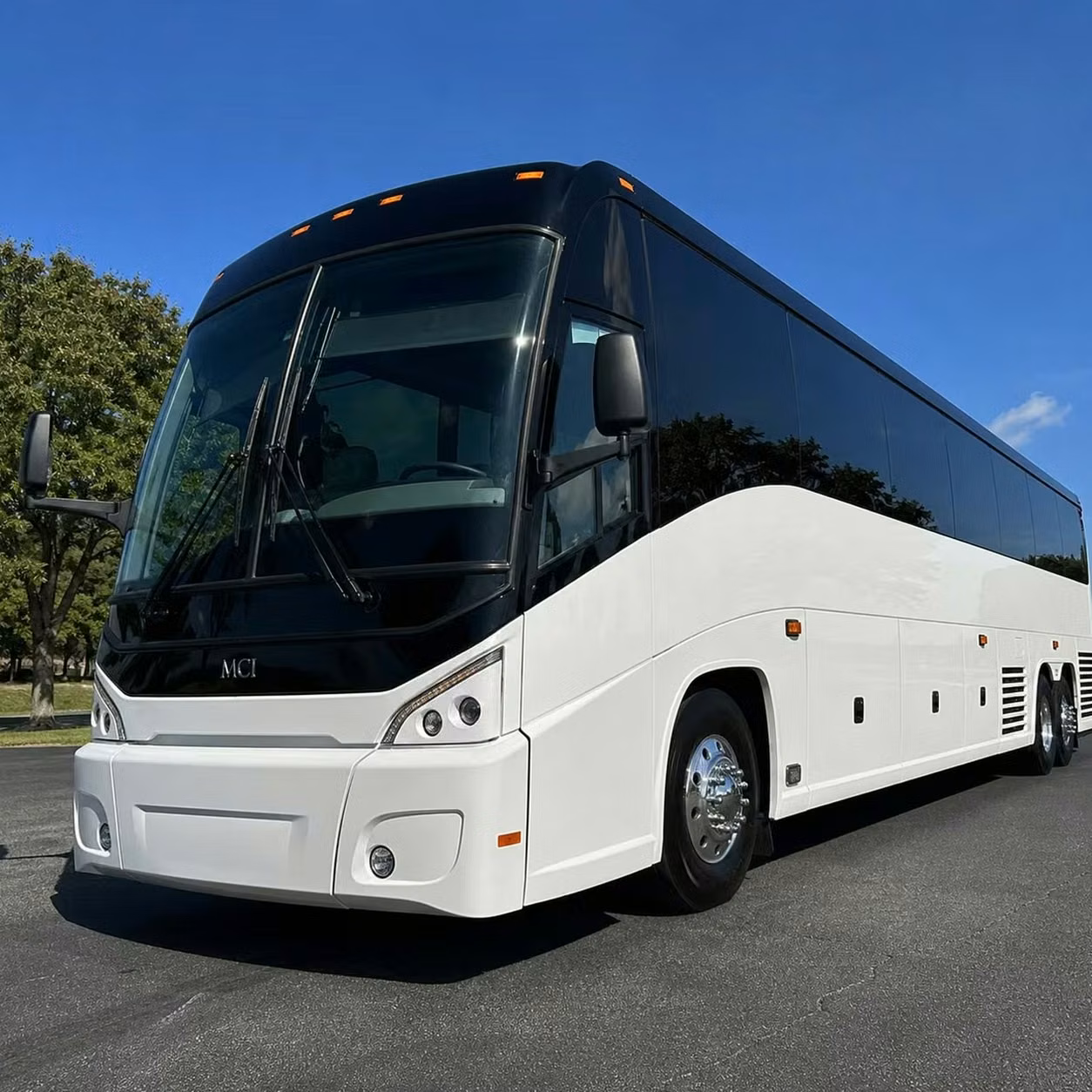 monrovia custom shuttle loops between monrovia hotels bars and venue gates